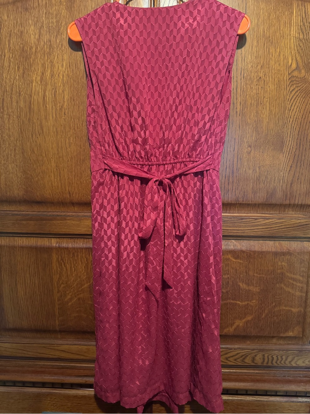 ModCloth Red Herringbone Embossed Tie Waist V-Neck Shirt Dress Size Small - Picture 5 of 7